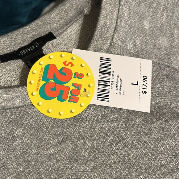 FREE FOREVER 21 SWEATSHIRT SIZE LARGE - Picture 4 of 4